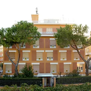 Отель La Casa Di Nazareth, Рим